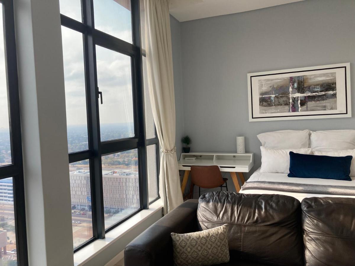 Urban Awe Apartment-Itowers 23Rd Floor Gaborone Luaran gambar